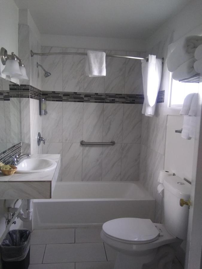 Hotel Modoc 2*