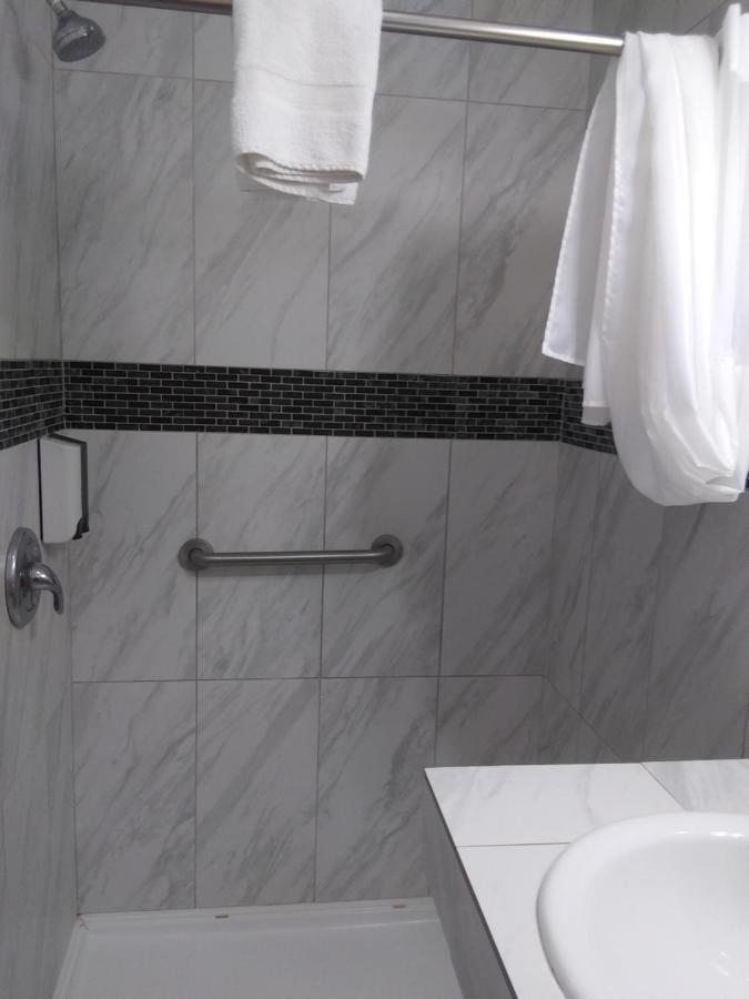 Modoc Hotel 2*